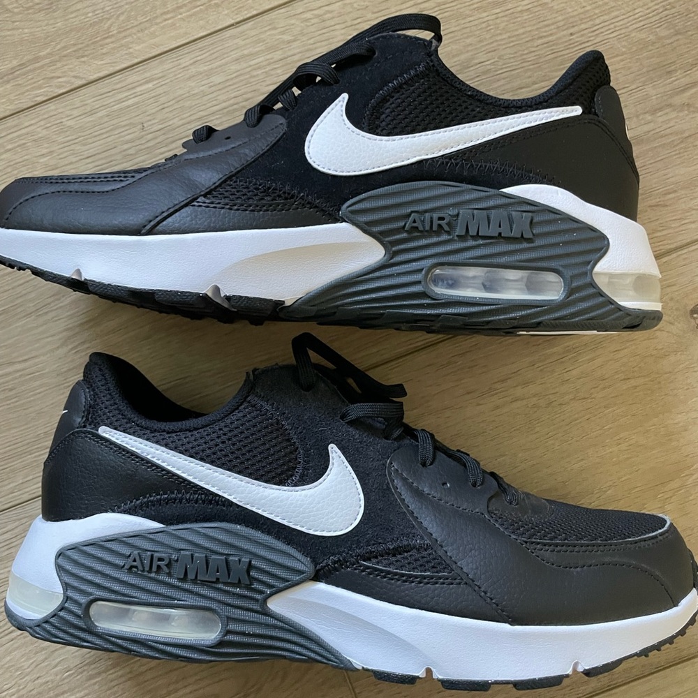 NIKE AIR MAX SZ 11 EXCEE MEN'S BLACK / WHITE - DARK GREY CD4165 001 New in Box - Picture 3 of 10